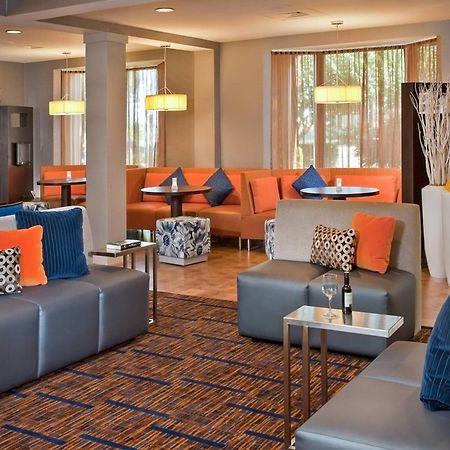 Отель Courtyard By Marriott Фредерик Ресторан фото