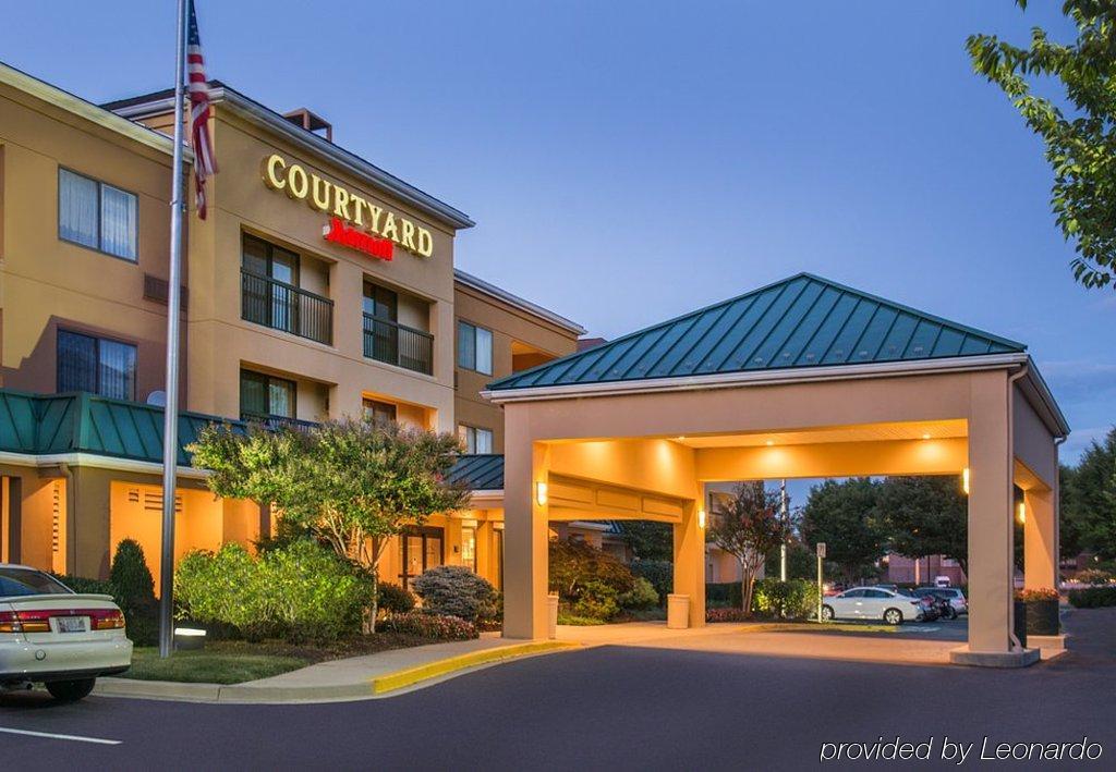 Отель Courtyard By Marriott Фредерик Экстерьер фото